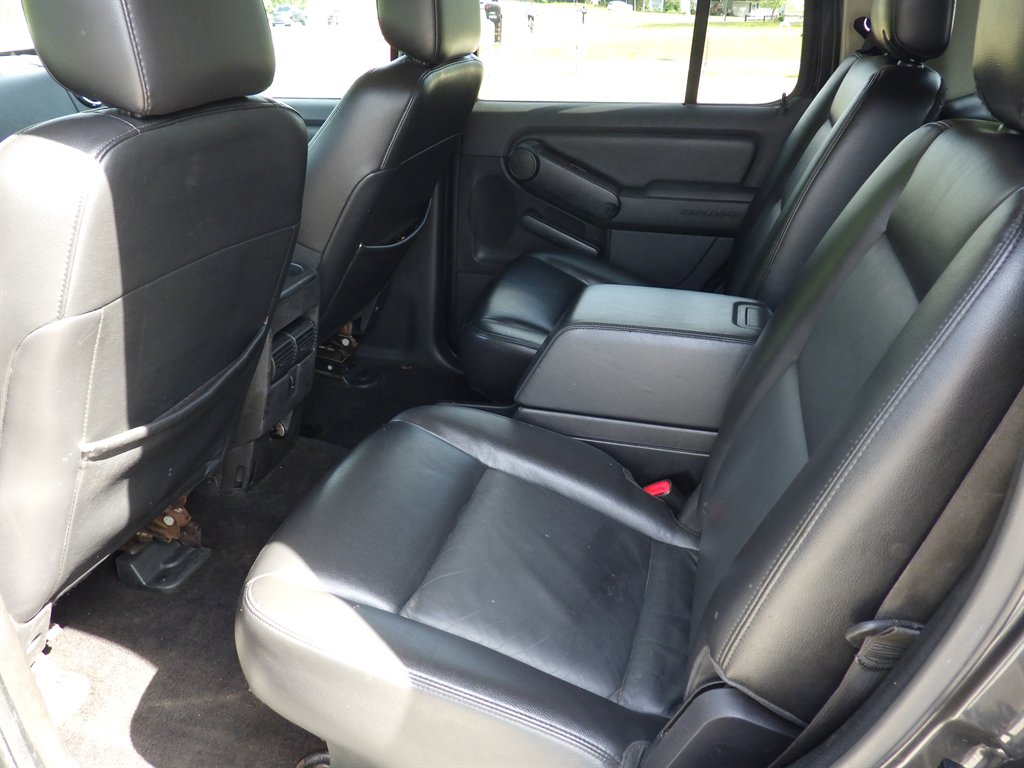 2007 Ford Explorer Limited photo