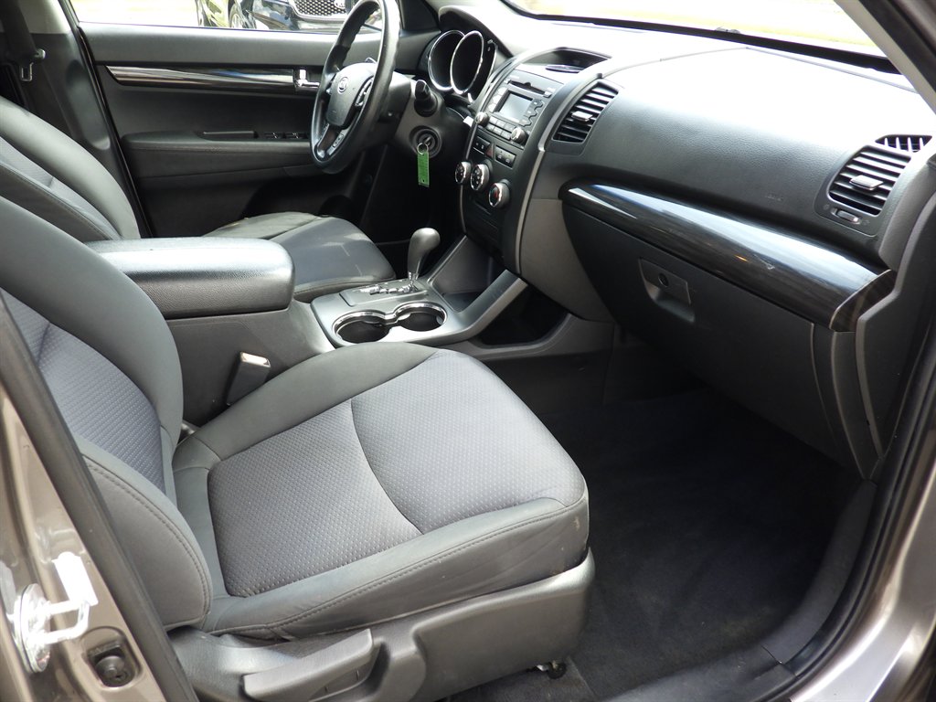 2012 Kia Sorento LX photo