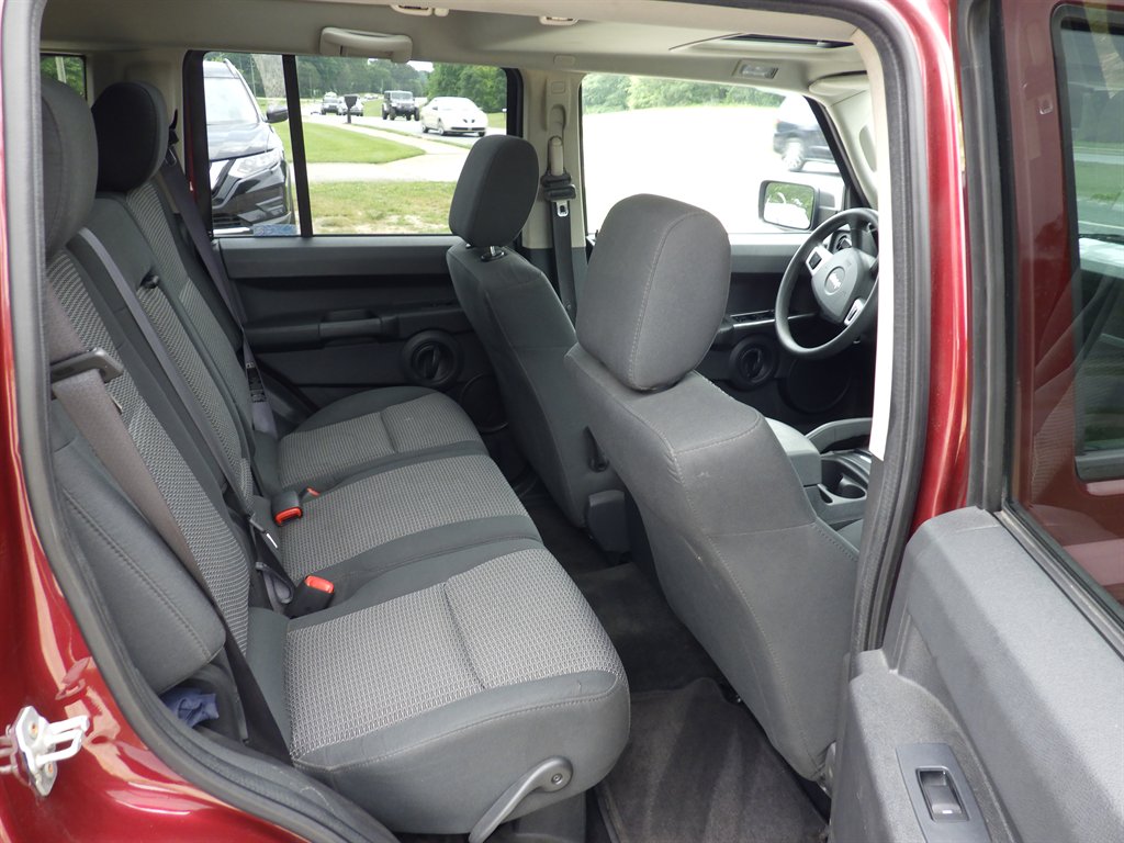 2008 Jeep Commander Sport photo
