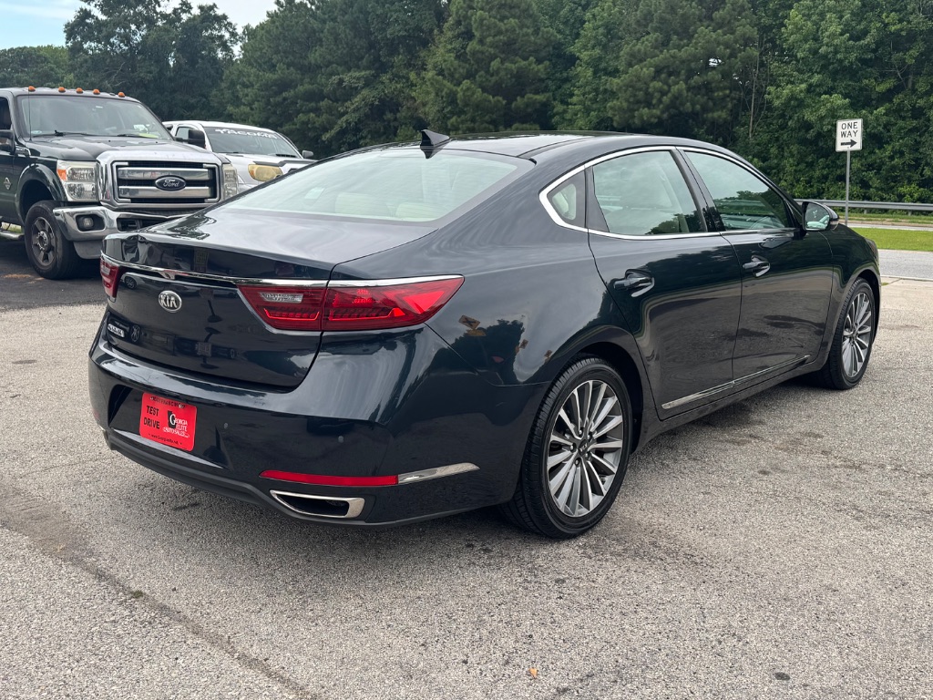 2017 Kia Cadenza
