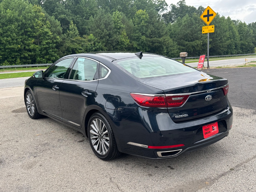 2017 Kia Cadenza