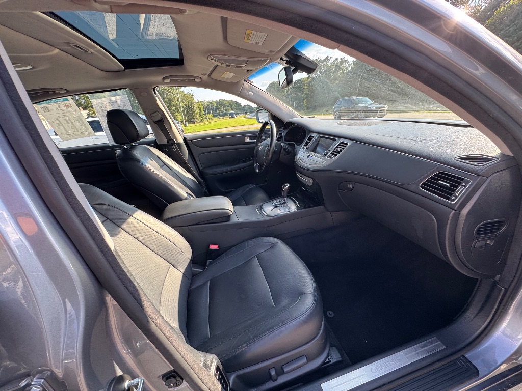 2014 Hyundai Equus