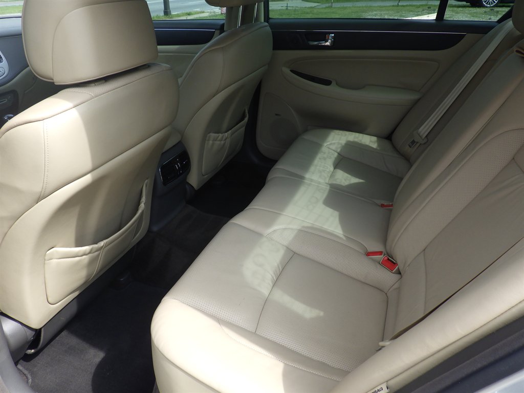 2010 Hyundai Genesis