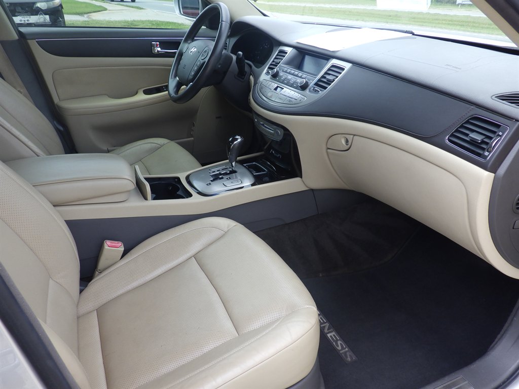 2010 Hyundai Genesis