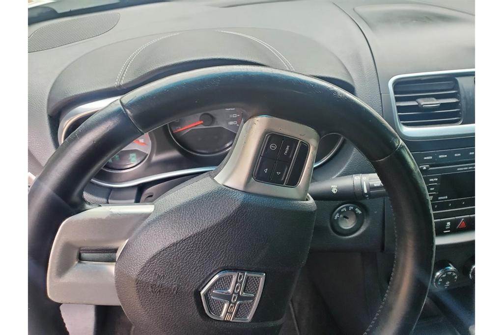 2013 Dodge Avenger SXT photo