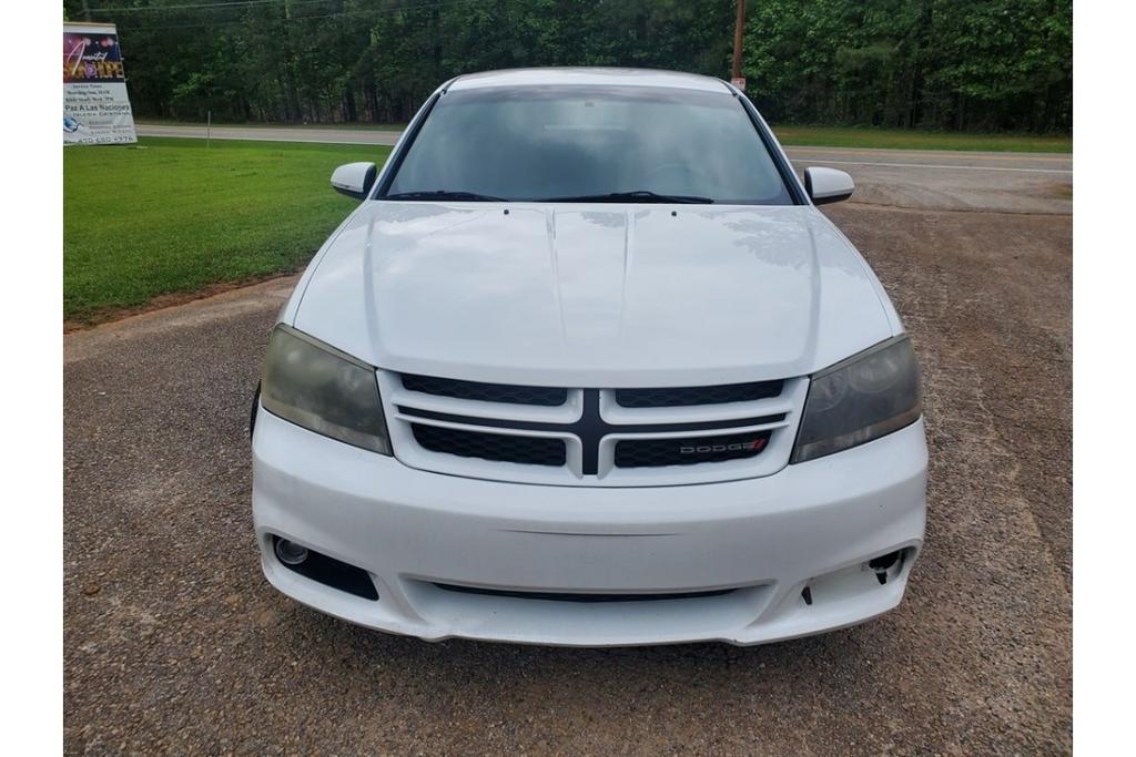 2013 Dodge Avenger SXT photo