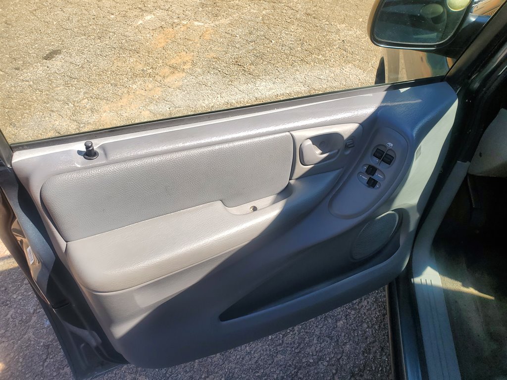 2006 Dodge Grand Caravan SXT photo