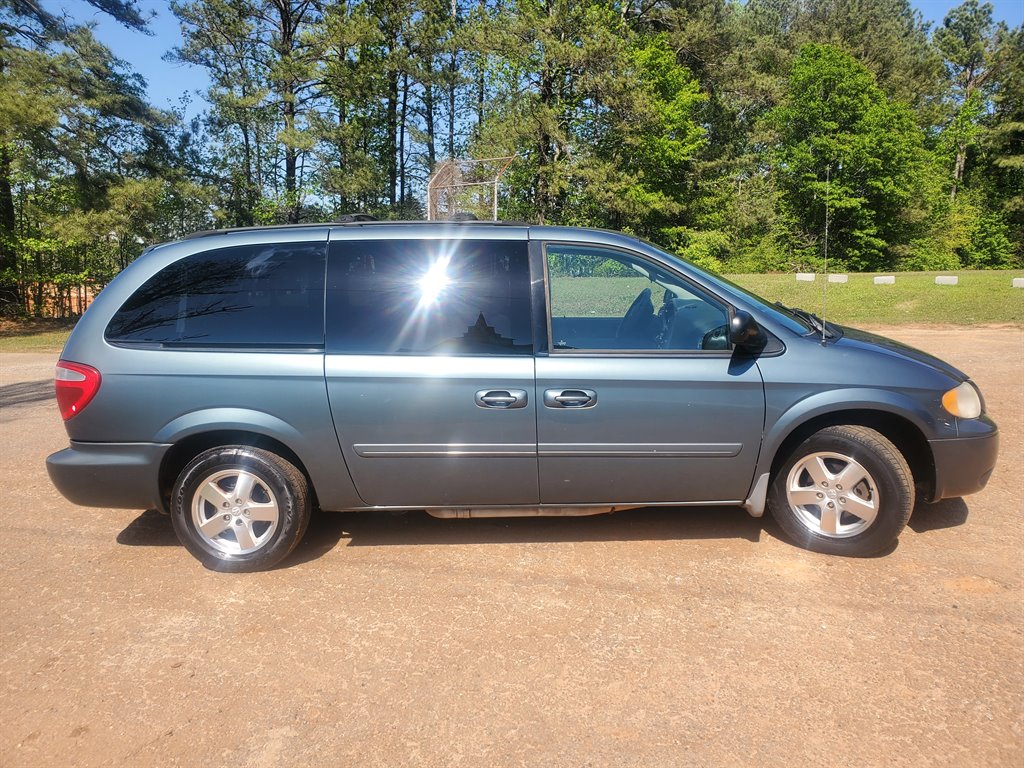 2006 Dodge Grand Caravan SXT photo