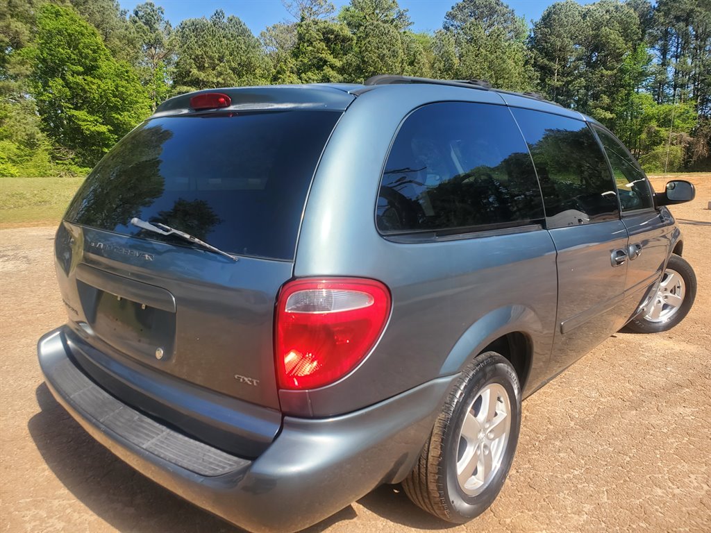 2006 Dodge Grand Caravan SXT photo