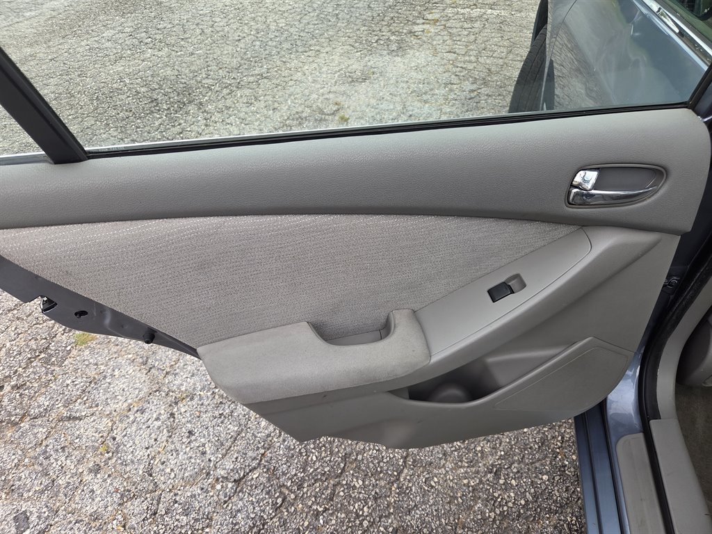 2012 Nissan Altima - $7,639