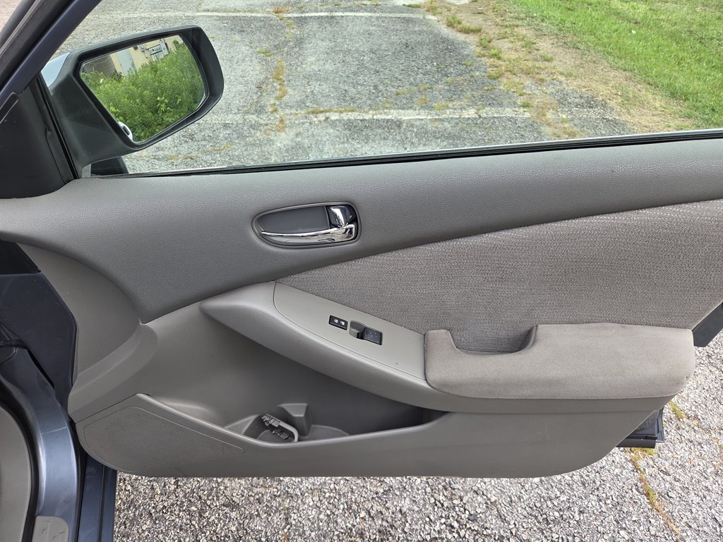 2012 Nissan Altima - $7,639