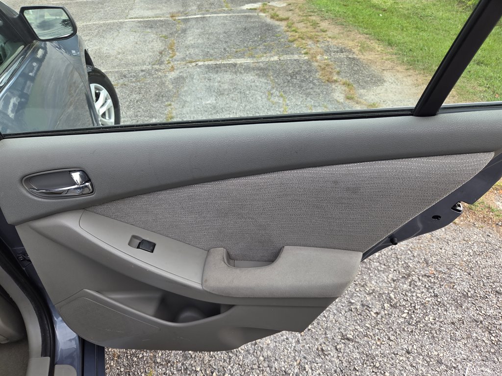 2012 Nissan Altima - $7,639