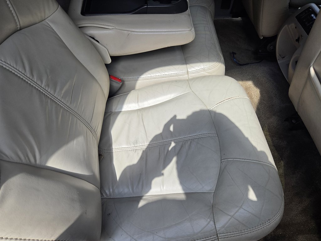 2002 Chevrolet Suburban - $8,539