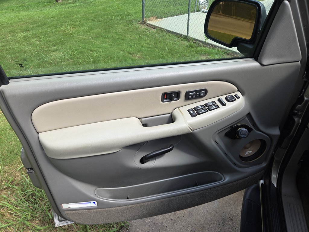 2002 Chevrolet Suburban - $8,539