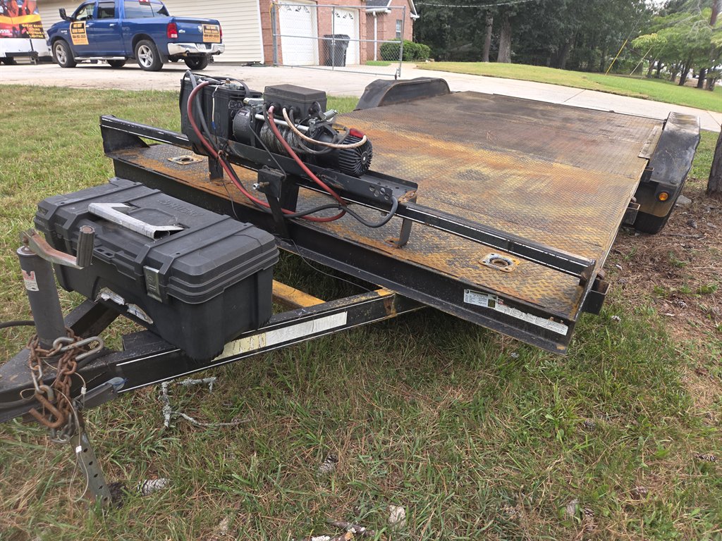 2015 Lone Wolf Trailer Co. Lone Wolf Trailer Co., Inc. - $4,000