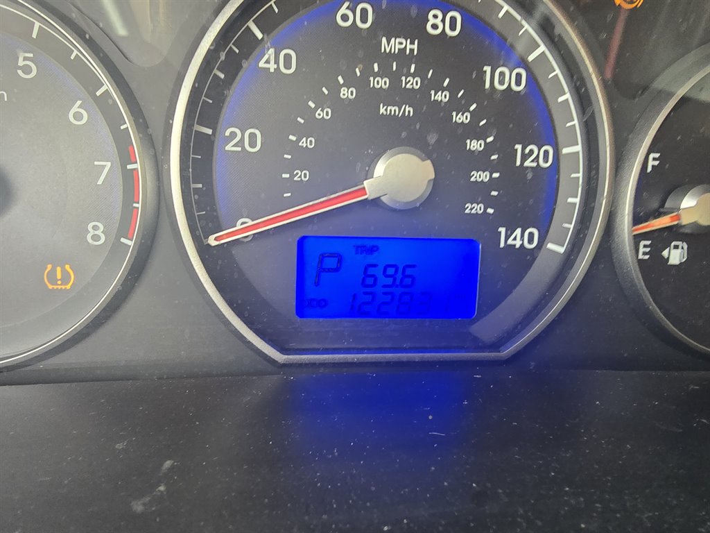 2011 Hyundai Santa Fe SE photo