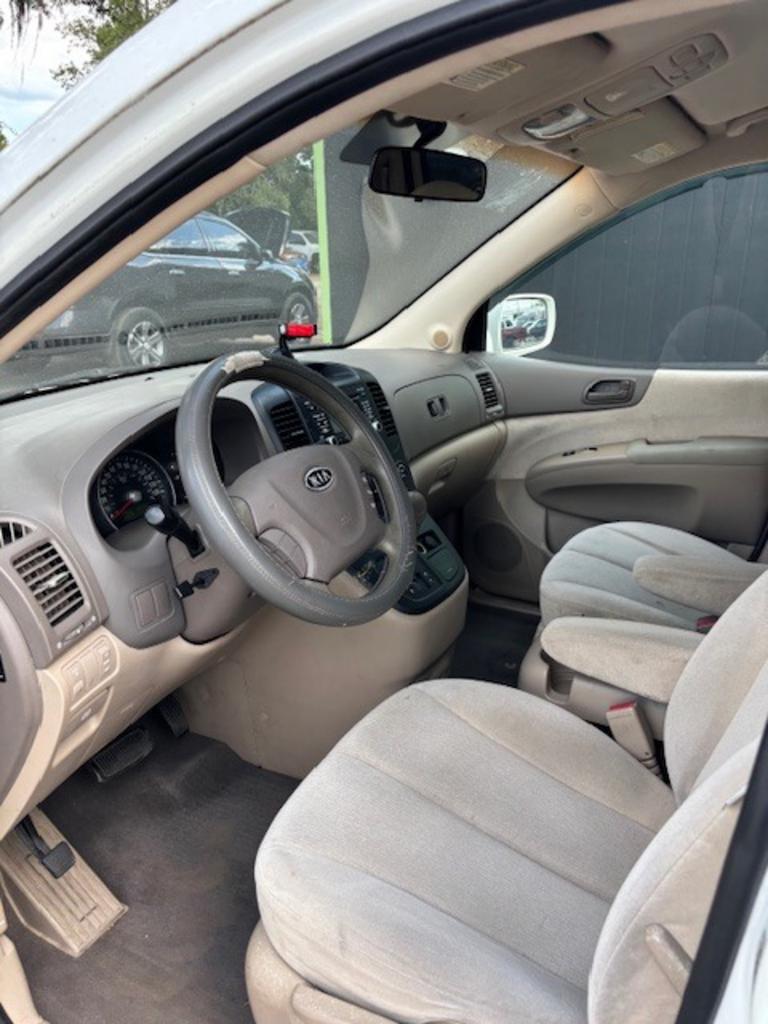 2009 Kia Sedona - $6,995