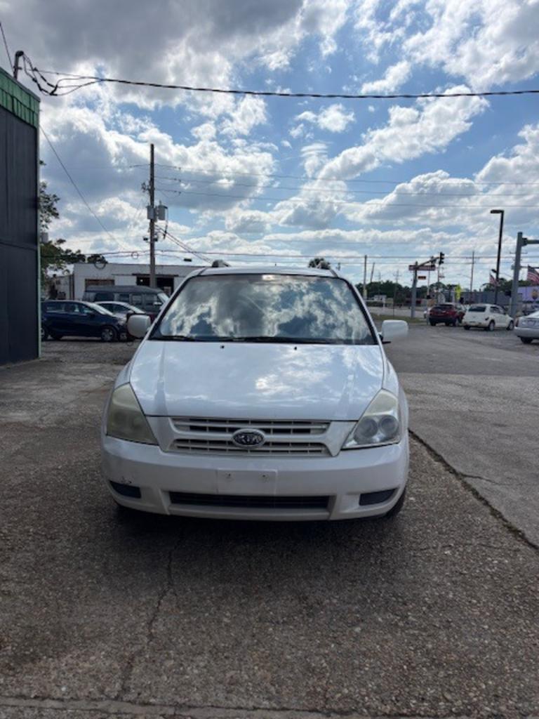 2009 Kia Sedona - $6,995