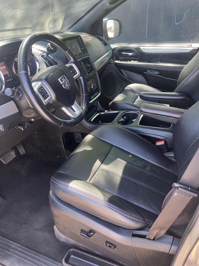 2018 Dodge Grand Caravan - $7,995