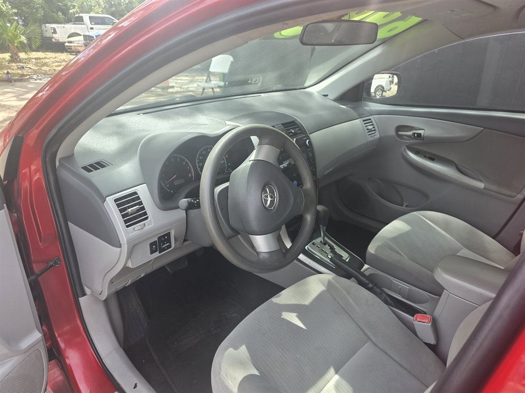 2010 Toyota Corolla photo