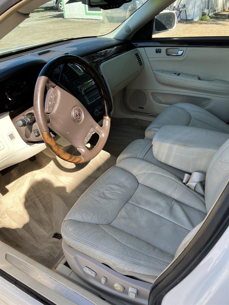 2009 Cadillac DTS - $6,495