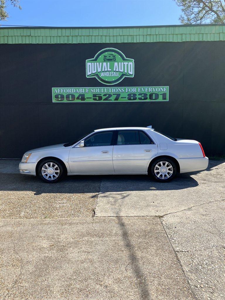 2009 Cadillac DTS - $6,495