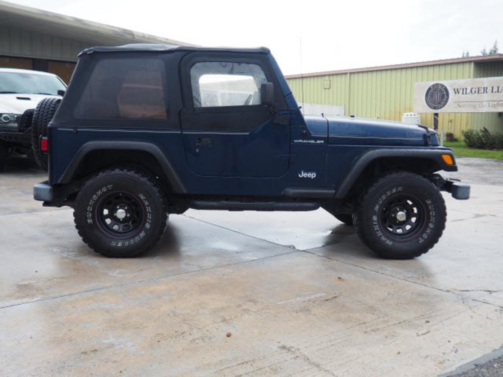 2001 Jeep Wrangler - $10,500