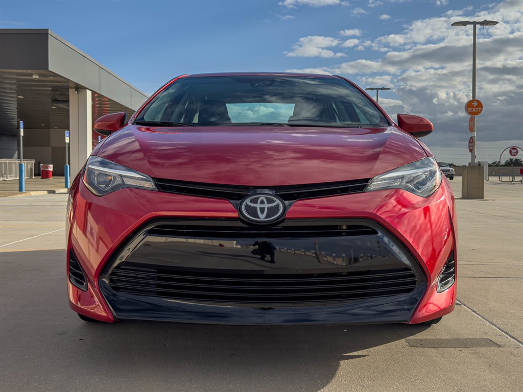 2018 Toyota Corolla LE photo