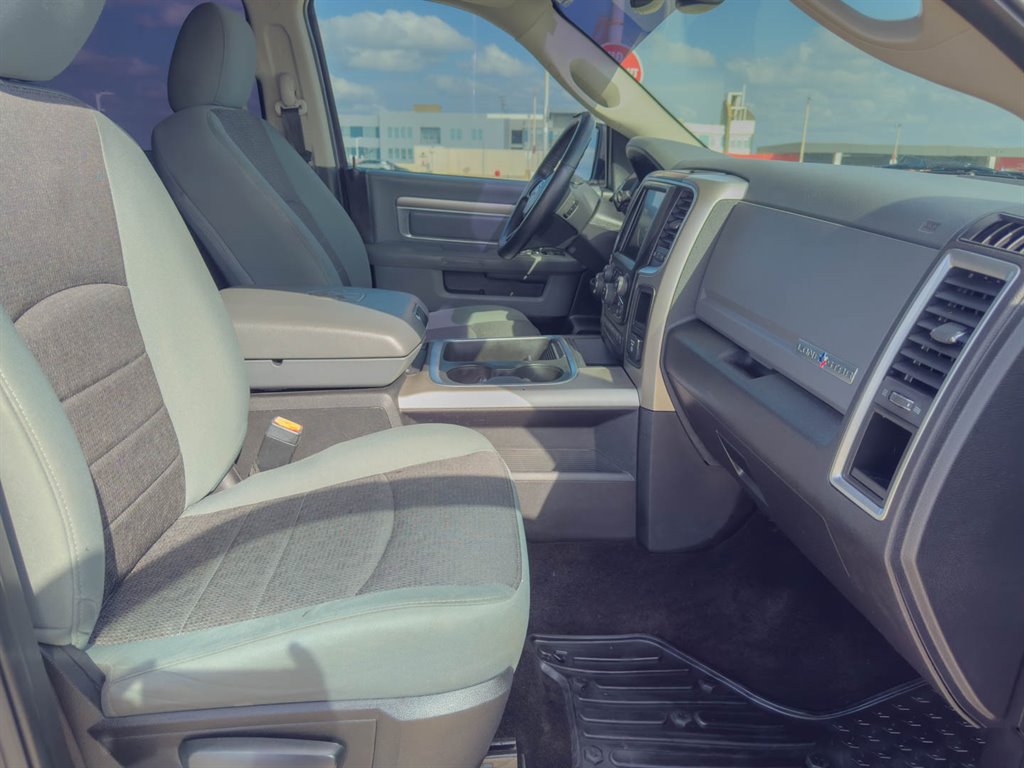 2016 RAM 1500 SLT photo