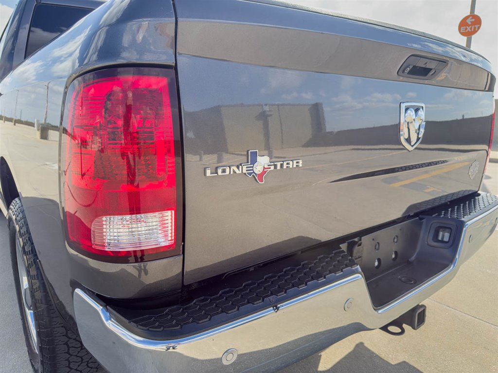 2016 RAM 1500 SLT photo