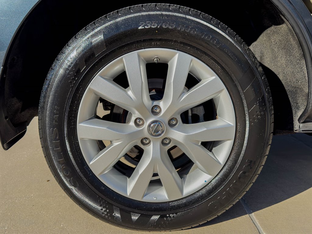 2011 Nissan Murano - $5,600