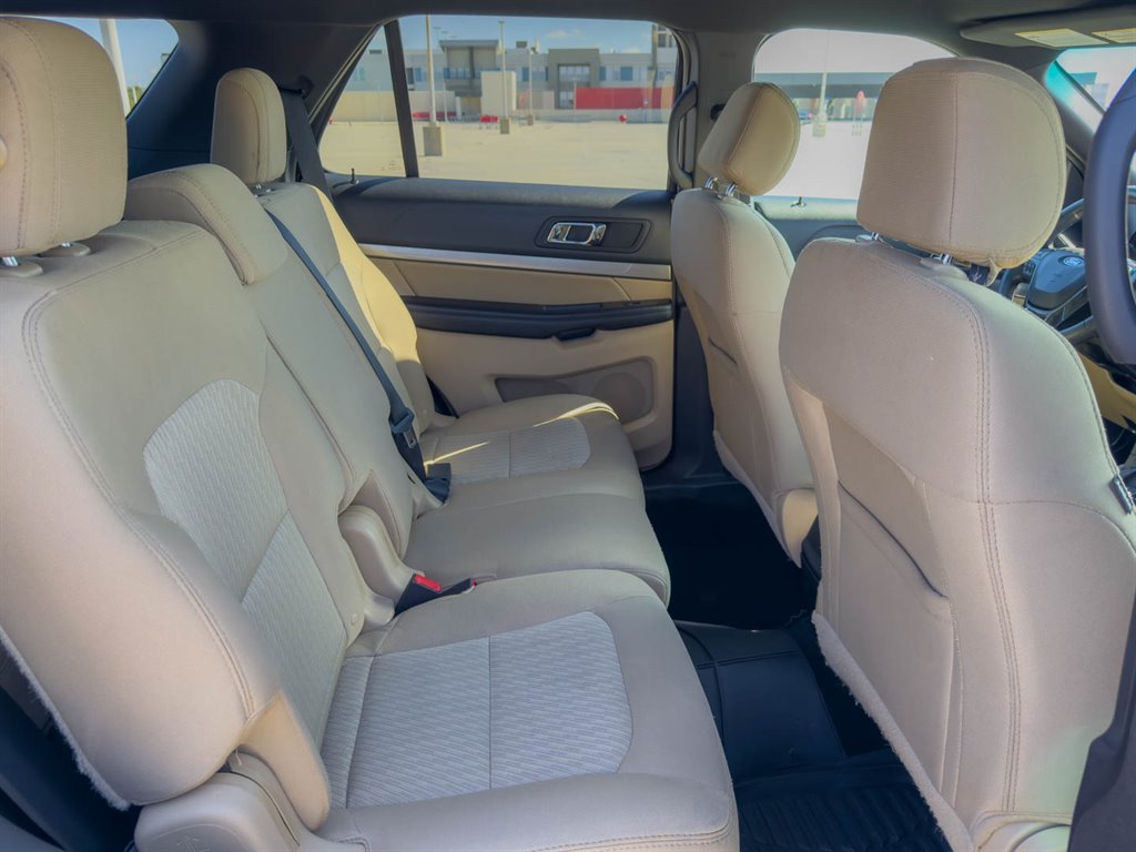 2017 Ford Explorer photo