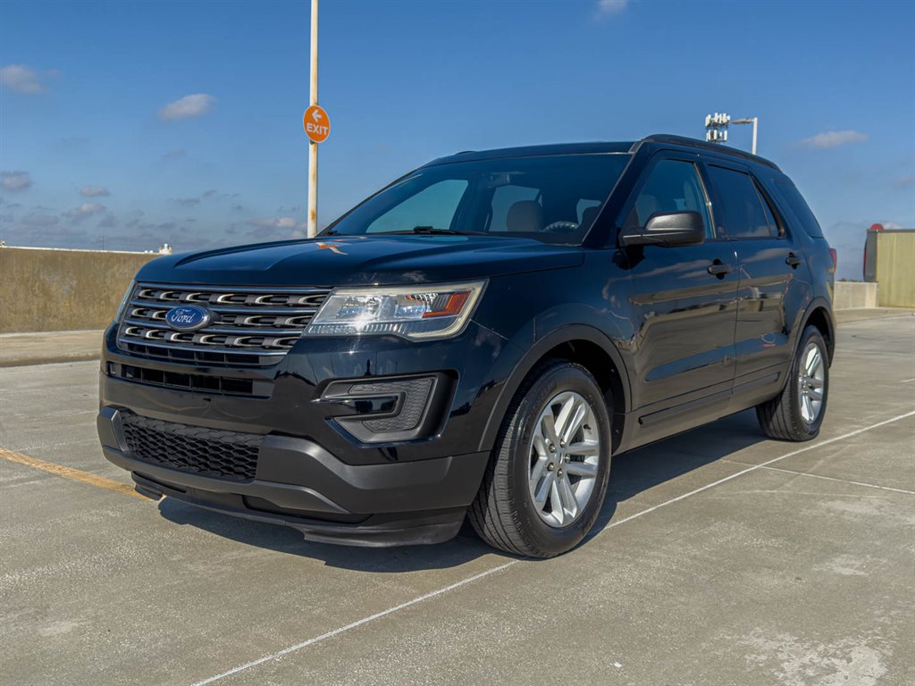 2017 Ford Explorer photo