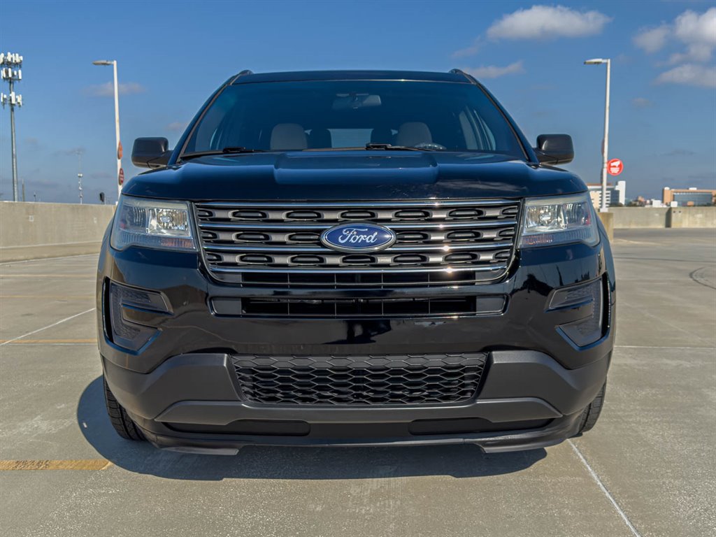 2017 Ford Explorer photo