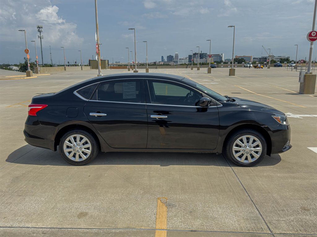 2017 Nissan Sentra - $7,600