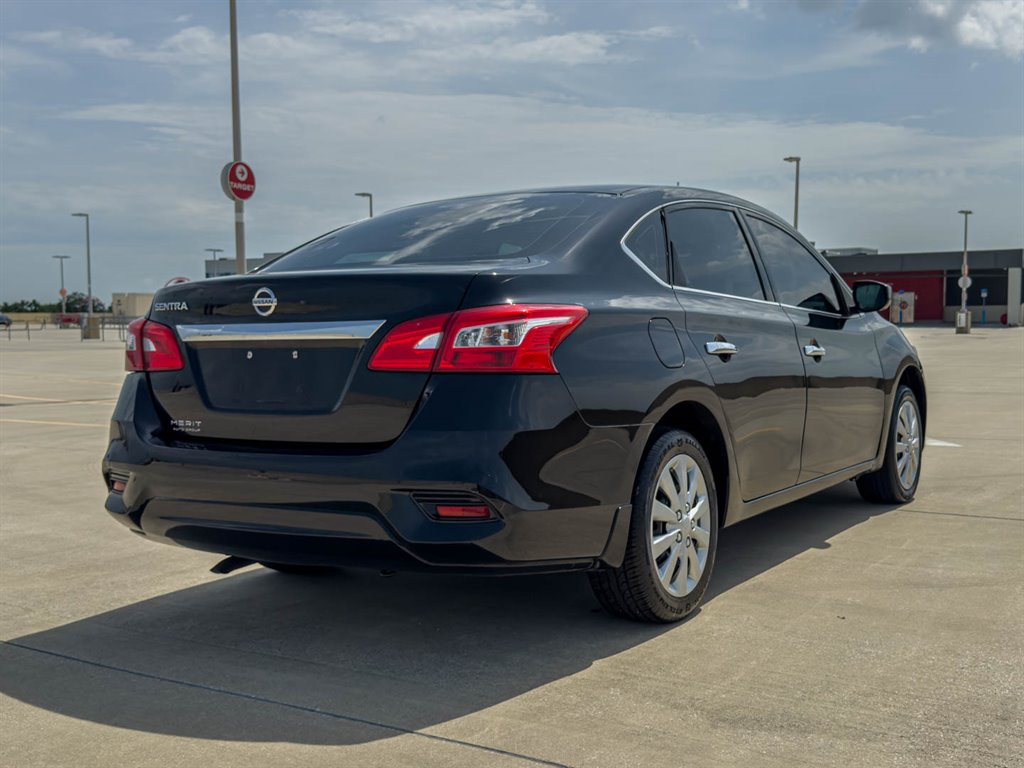 2017 Nissan Sentra - $7,600