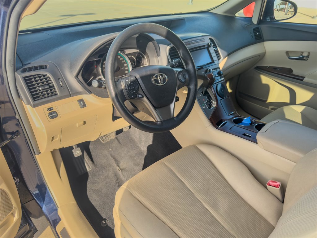 2015 Toyota Venza LE photo