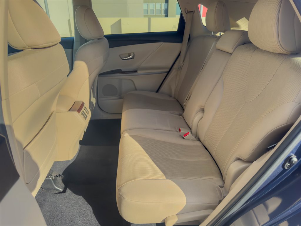 2015 Toyota Venza LE photo