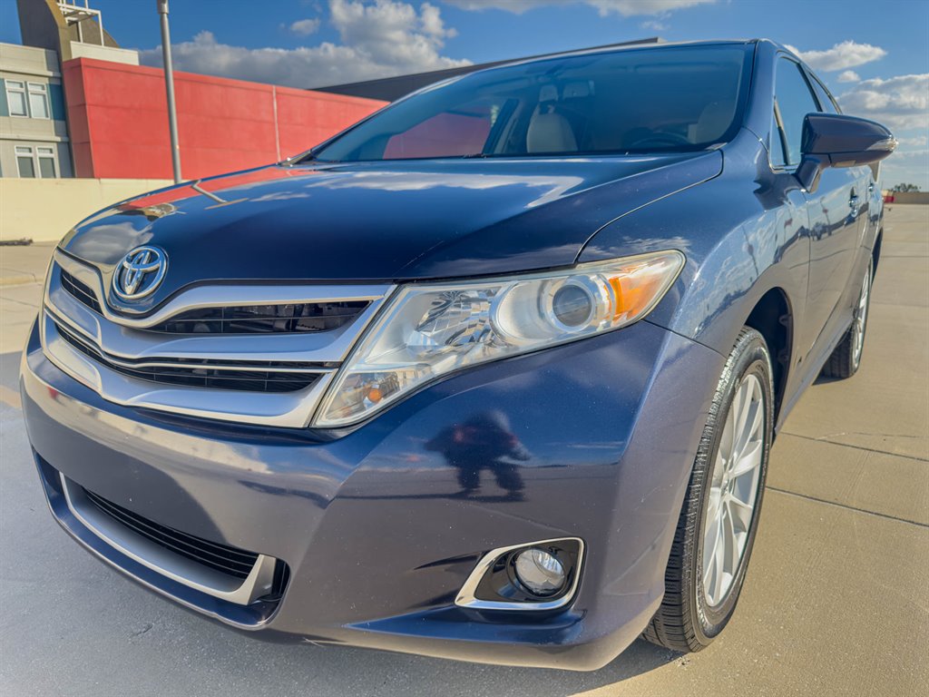 2015 Toyota Venza LE photo