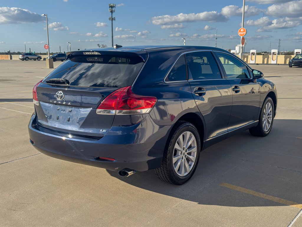 2015 Toyota Venza LE photo