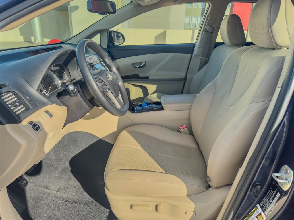 2015 Toyota Venza LE photo