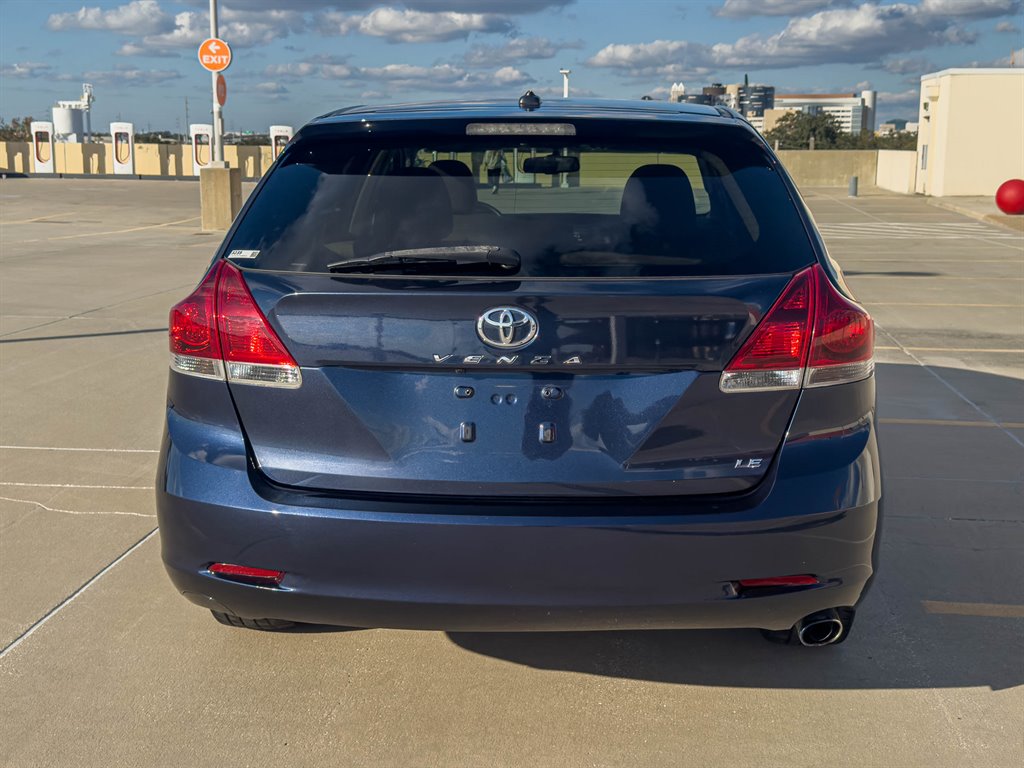 2015 Toyota Venza LE photo