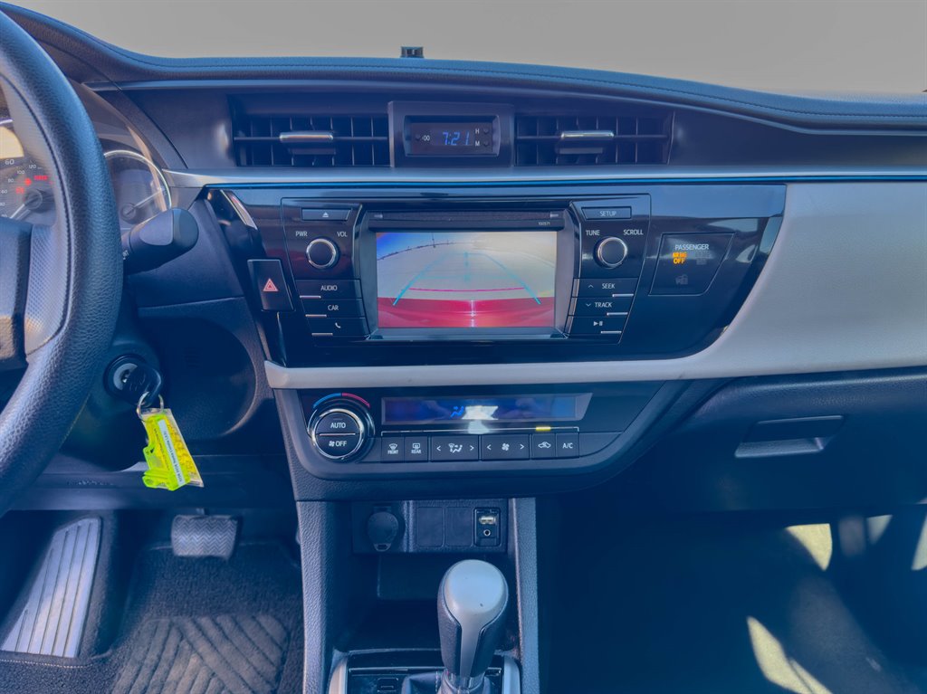 2016 Toyota Corolla LE photo