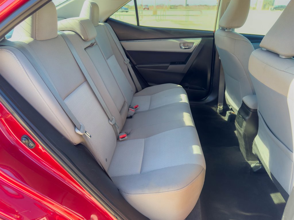 2016 Toyota Corolla LE photo