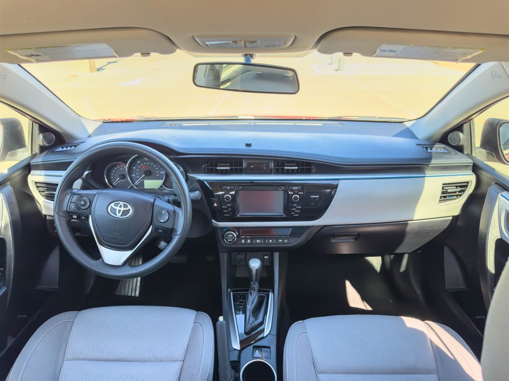 2016 Toyota Corolla LE photo