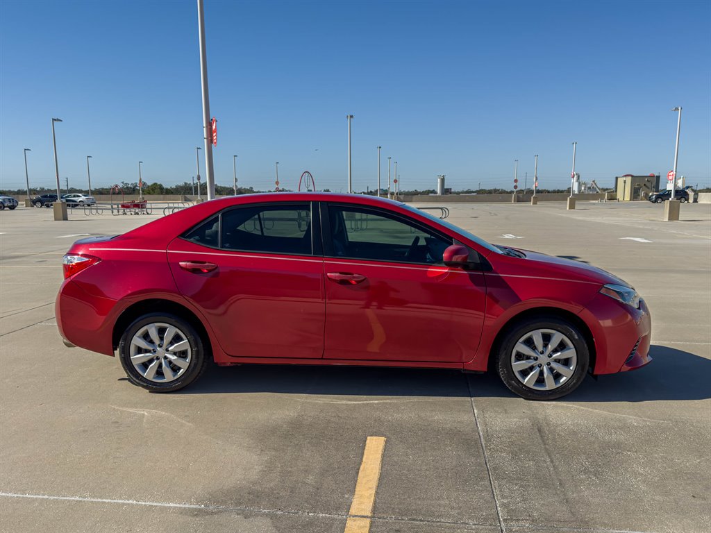 2016 Toyota Corolla LE photo