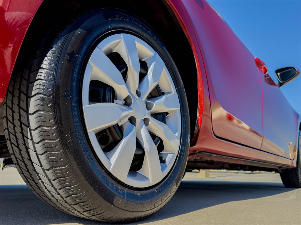 2016 Toyota Corolla LE photo