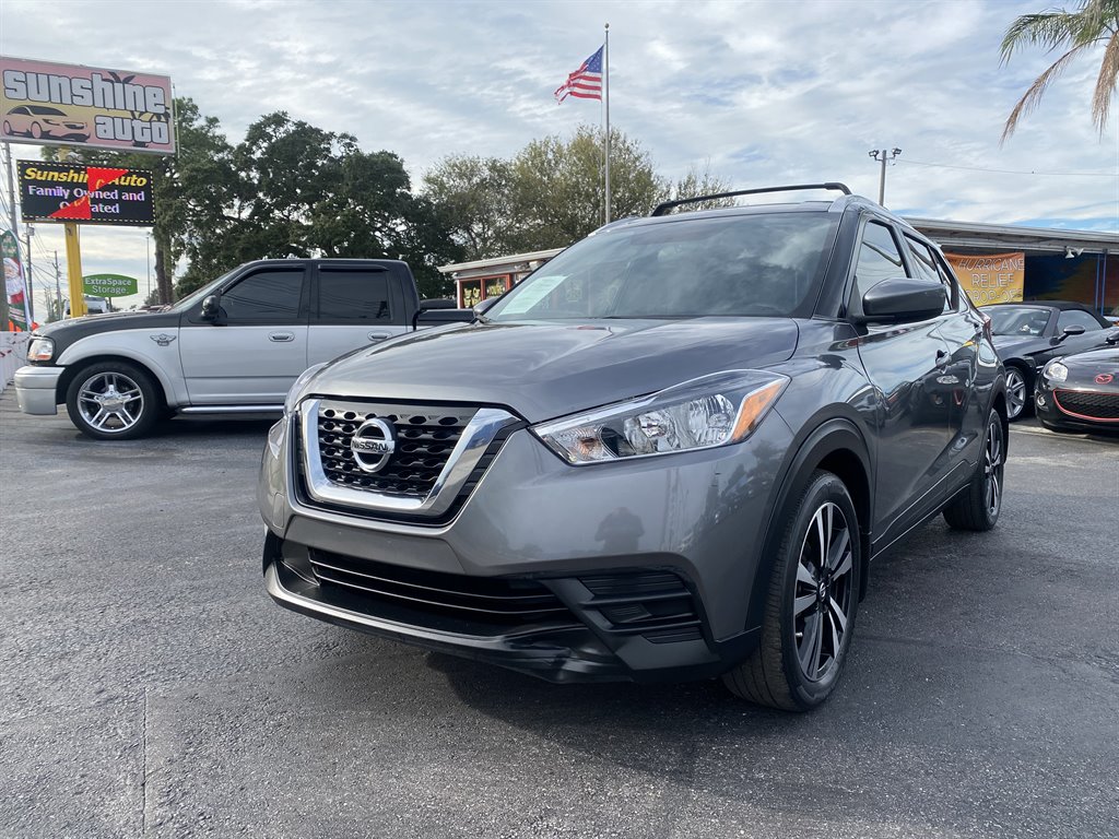 The 2018 Nissan Kicks S photos