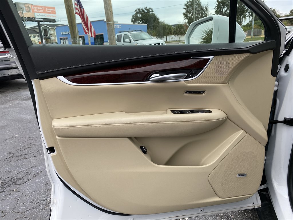 2017 Cadillac XT5 Premium Luxury photo