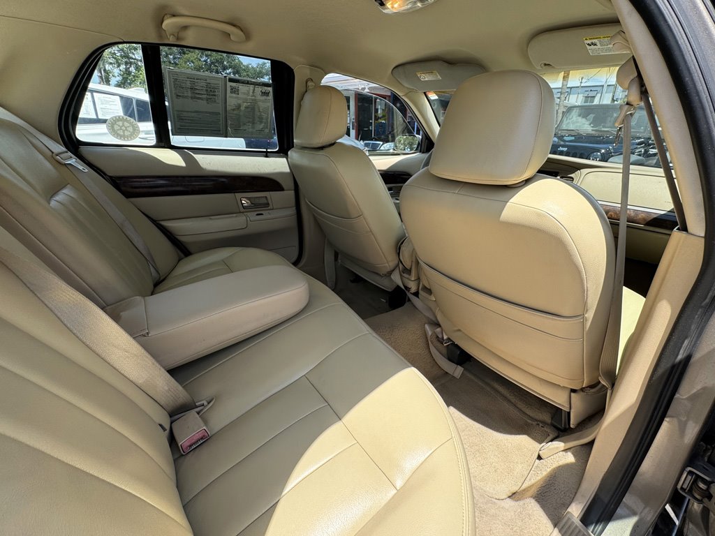 2006 Mercury Grand Marquis - $7,980